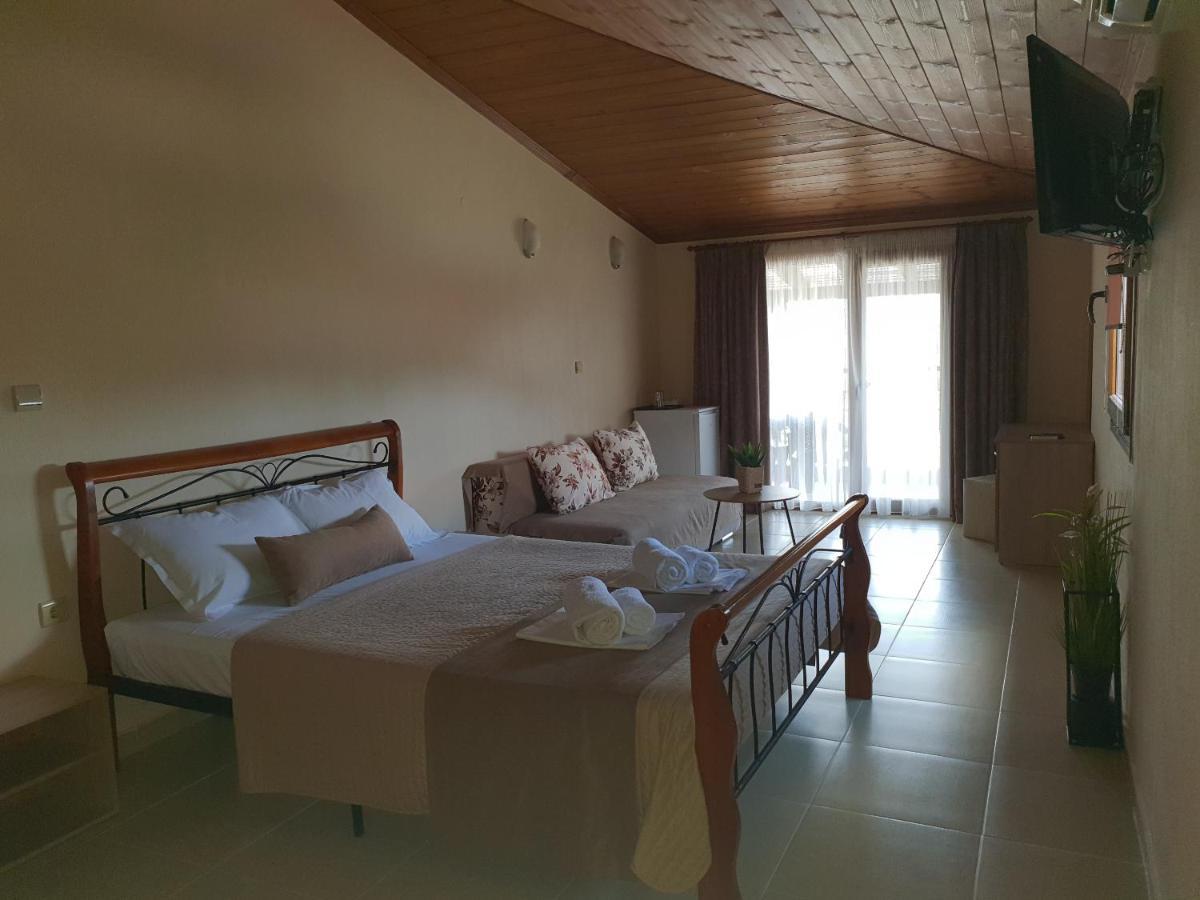 Helios Hotel 斯塔夫罗斯 外观 照片