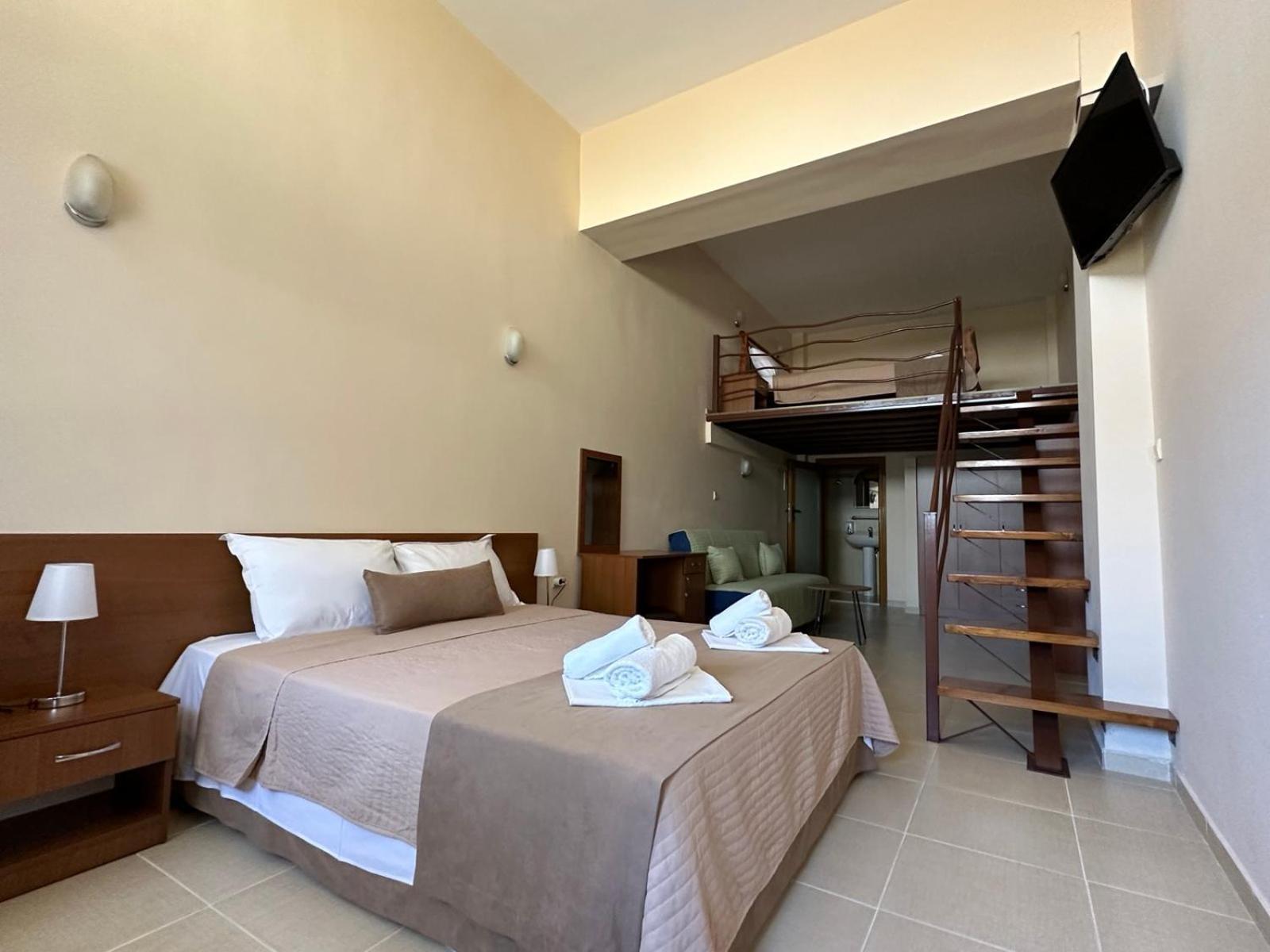 Helios Hotel 斯塔夫罗斯 外观 照片